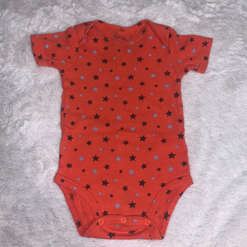 (3 for $10) PEKKLE 9 month orange star onesie / bodysuit